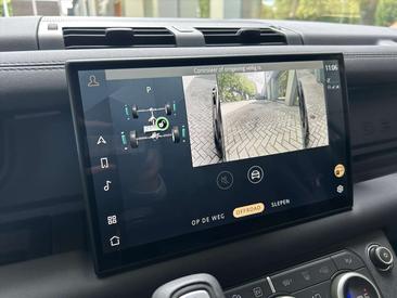 Land Rover Defender 130 D300 MHEV — photo 22