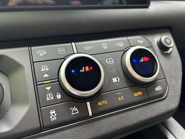 Land Rover Defender 130 D300 MHEV — photo 24