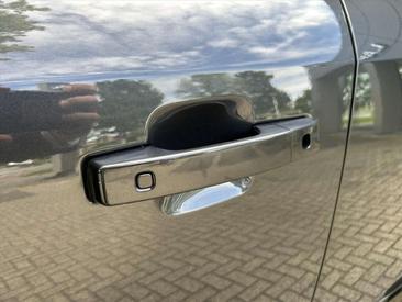 Land Rover Defender 130 D300 MHEV — photo 28
