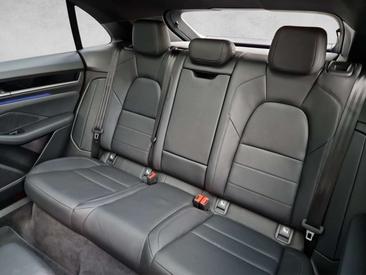 Porsche Macan 4S Electric — photo 15