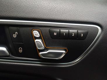 Mercedes GLA 180 — photo 21