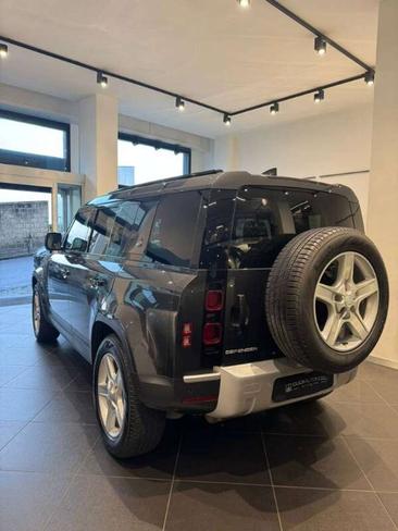 Land Rover Defender 90 D250 MHEV — photo 4