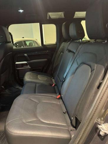 Land Rover Defender 90 D250 MHEV — photo 8