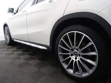 Mercedes GLA 180 — photo 30