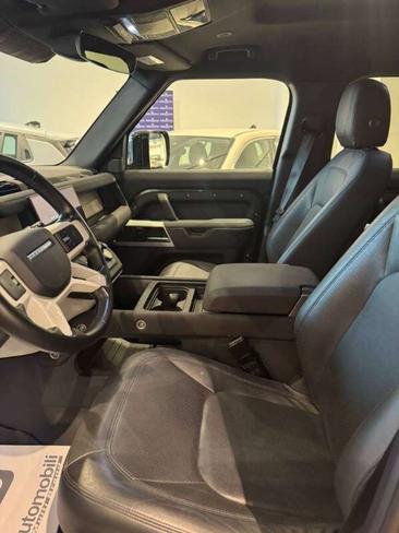 Land Rover Defender 90 D250 MHEV — photo 9