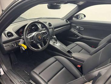 Porsche 718 Cayman — photo 8