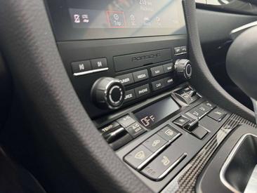 Porsche 718 Cayman — photo 12