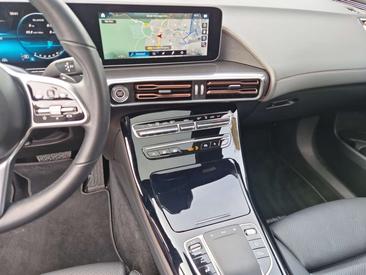 Mercedes EQC 400 — photo 7