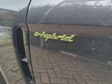 Porsche Panamera 4 E-Hybrid — photo 24