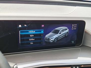Mercedes EQC 400 — photo 9