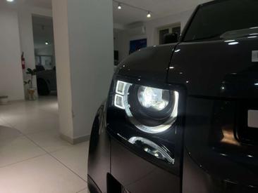 Land Rover Defender 90 D200 MHEV — photo 6