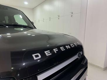 Land Rover Defender 90 D200 MHEV — photo 7