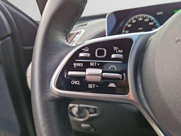 Mercedes EQC 400 — photo 13