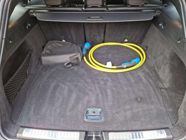Mercedes EQC 400 — photo 28