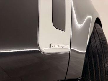 Land Rover Range Rover P460e — photo 9