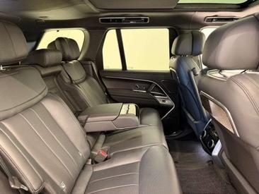 Land Rover Range Rover P460e — photo 12