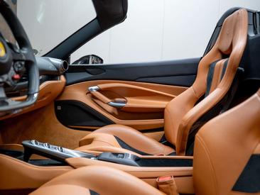Ferrari F8 Spider — photo 20