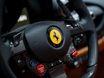 Ferrari F8 Spider — photo 21