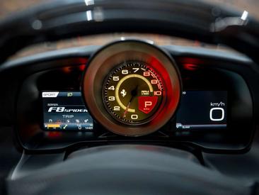 Ferrari F8 Spider — photo 30