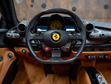 Ferrari F8 Spider — photo 34