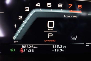 Audi SQ8 TFSI — photo 15