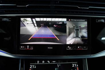 Audi SQ8 TFSI — photo 21