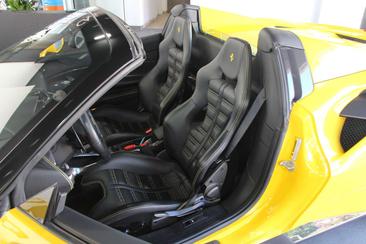 Ferrari 488 Spider — photo 17