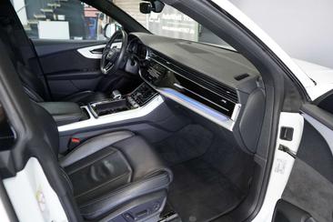Audi SQ8 TFSI — photo 33