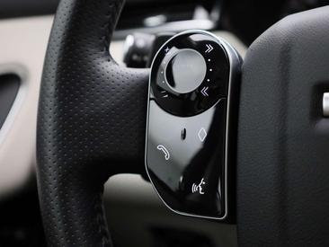 Land Rover Range Rover Velar P250 — photo 19