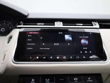 Land Rover Range Rover Velar P250 — photo 21