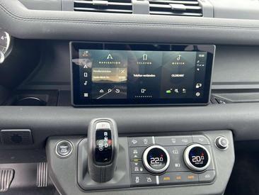 Land Rover Defender 110 D300 MHEV — photo 14
