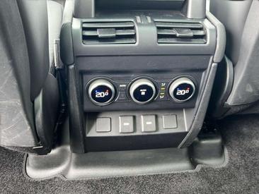 Land Rover Defender 110 D300 MHEV — photo 15