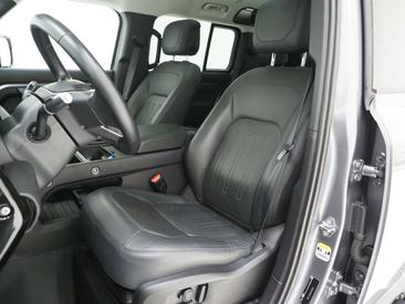 Land Rover Defender 110 P400e — photo 4