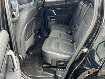 Land Rover Defender 110 D300 MHEV — photo 16