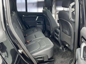 Land Rover Defender 110 D300 MHEV — photo 19