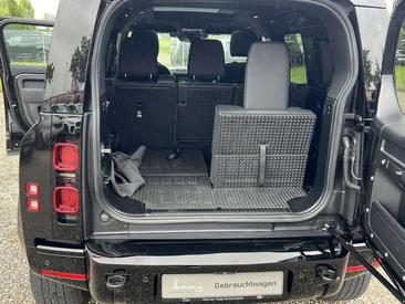 Land Rover Defender 110 D300 MHEV — photo 23