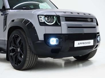 Land Rover Defender 110 P400e — photo 11