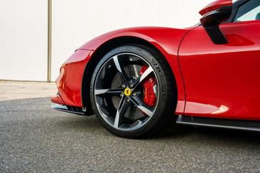 Ferrari SF90 Stradale — photo 32