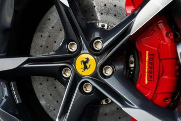 Ferrari SF90 Stradale — photo 33