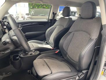 Mini 3 Portes Berline Cooper SE — photo 2