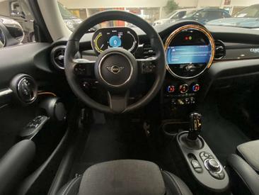 Mini 3 Portes Berline Cooper SE — photo 3