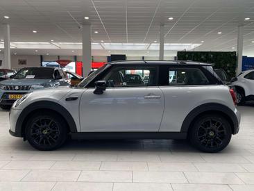 Mini 3 Portes Berline Cooper SE — photo 6