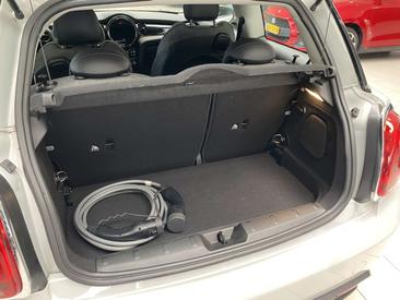 Mini 3 Portes Berline Cooper SE — photo 7