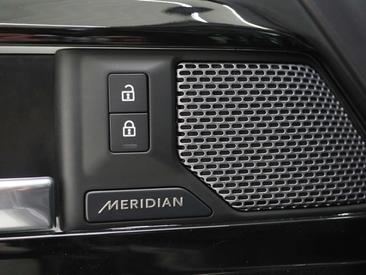 Land Rover Defender 110 P400e — photo 24