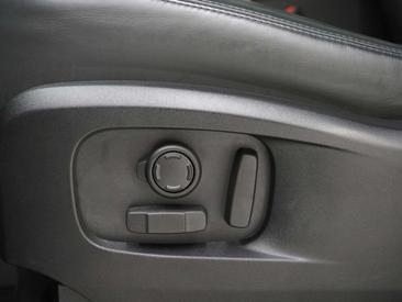 Land Rover Defender 110 P400e — photo 25