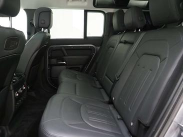 Land Rover Defender 110 P400e — photo 43