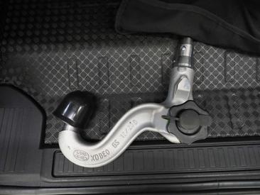 Land Rover Defender 110 P400e — photo 46