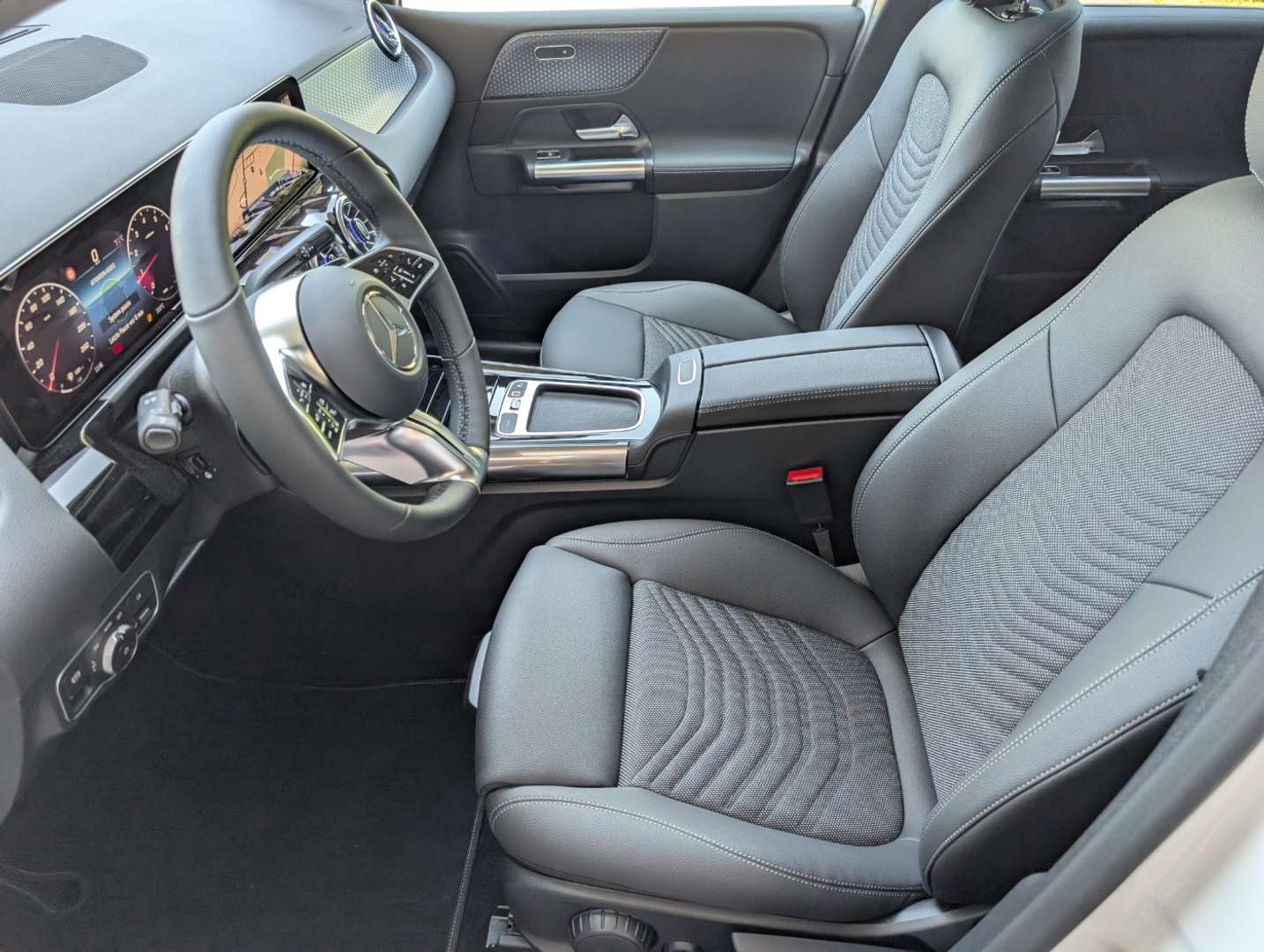 Mercedes Classe B 180 Progressive - 2025 - Joinsteer - #15