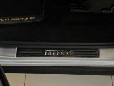 Ferrari Purosangue — photo 25