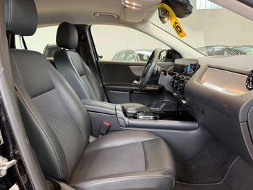 Mercedes GLA 200 — photo 8